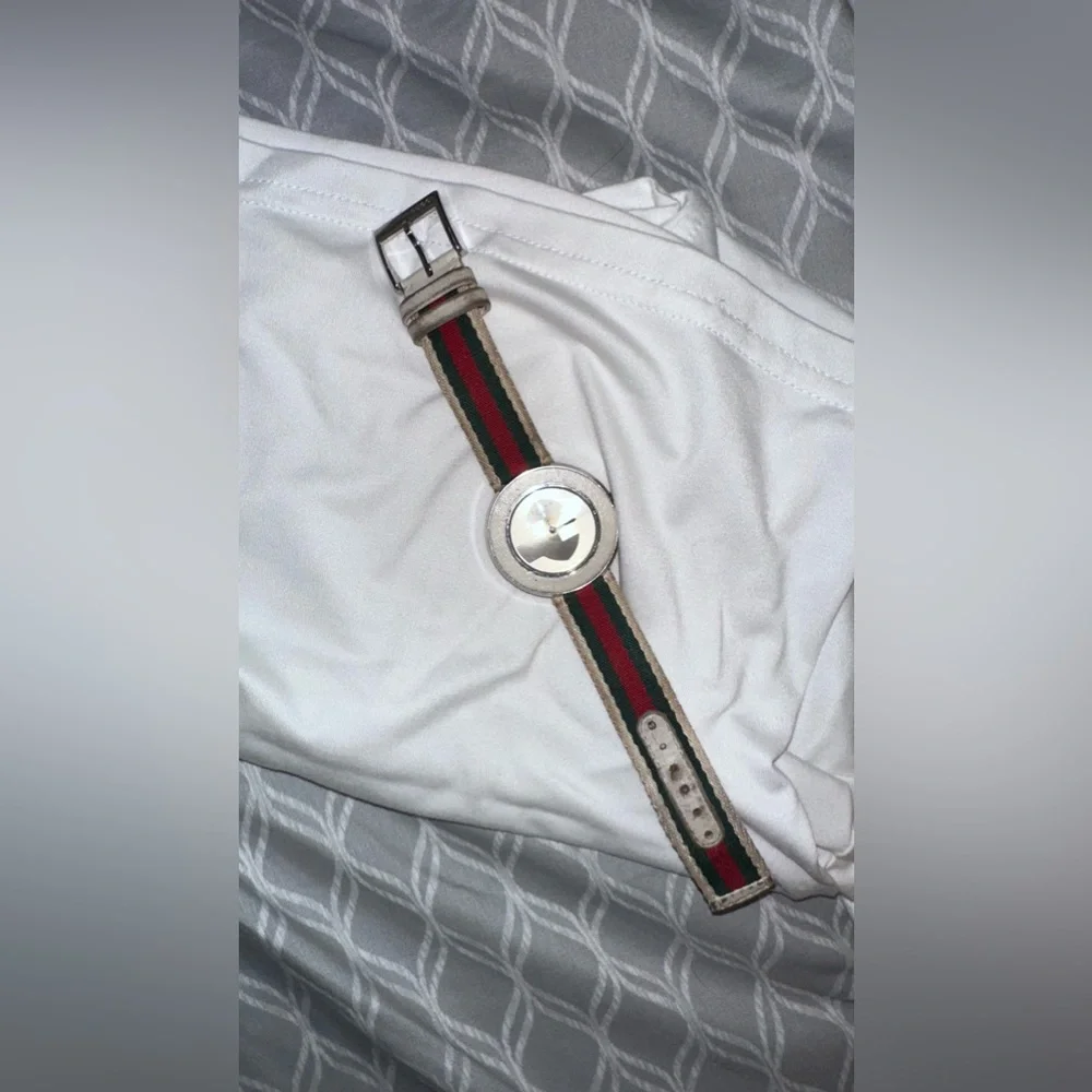 watch - Picture 1 of 4